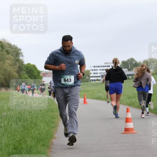 04.05.2025 - 8. Wedeler Halbmarathon Yannick Fuchs http://msf.ph/oto/7826582 04.05.2025 11:14:00 Laufen 10000, 643 meine-sportfotos.de