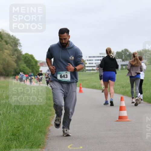 04.05.2025 - 8. Wedeler Halbmarathon Yannick Fuchs http://msf.ph/oto/7826591 04.05.2025 11:14:00 Laufen 643 meine-sportfotos.de