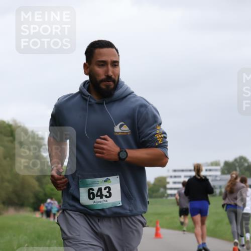 04.05.2025 - 8. Wedeler Halbmarathon Yannick Fuchs http://msf.ph/oto/7826606 04.05.2025 11:14:01 Laufen 859, 643 meine-sportfotos.de