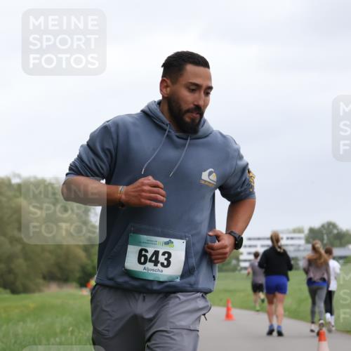 04.05.2025 - 8. Wedeler Halbmarathon Yannick Fuchs http://msf.ph/oto/7826623 04.05.2025 11:14:02 Laufen 643 meine-sportfotos.de