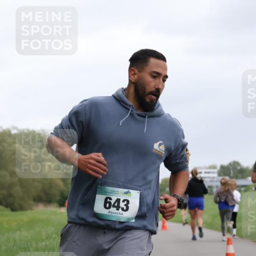 04.05.2025 - 8. Wedeler Halbmarathon Yannick Fuchs http://msf.ph/oto/7826629 04.05.2025 11:14:02 Laufen 643 meine-sportfotos.de
