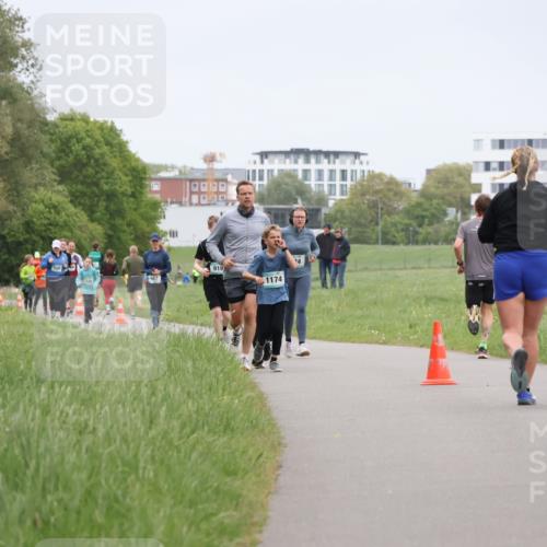 04.05.2025 - 8. Wedeler Halbmarathon Yannick Fuchs http://msf.ph/oto/7826636 04.05.2025 11:14:04 Laufen 1174 meine-sportfotos.de