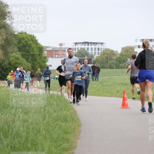 04.05.2025 - 8. Wedeler Halbmarathon Yannick Fuchs http://msf.ph/oto/7826649 04.05.2025 11:14:04 Laufen 667, 11, 24 meine-sportfotos.de