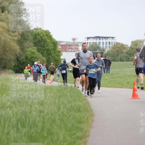 04.05.2025 - 8. Wedeler Halbmarathon Yannick Fuchs http://msf.ph/oto/7826662 04.05.2025 11:14:04 Laufen 1174 meine-sportfotos.de