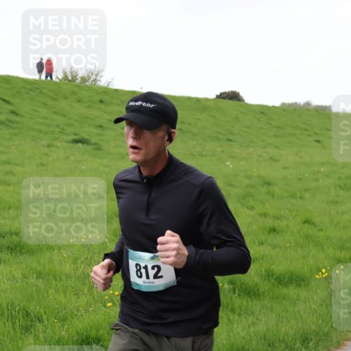 04.05.2025 - 8. Wedeler Halbmarathon Yannick Fuchs http://msf.ph/oto/7826708 04.05.2025 11:14:09 Laufen 812 meine-sportfotos.de