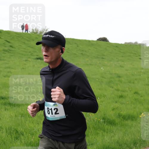 04.05.2025 - 8. Wedeler Halbmarathon Yannick Fuchs http://msf.ph/oto/7826711 04.05.2025 11:14:09 Laufen 812 meine-sportfotos.de