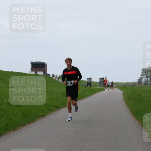 04.05.2025 - 8. Wedeler Halbmarathon Yannick Fuchs http://msf.ph/oto/7826779 04.05.2025 11:14:14 Laufen 1176 meine-sportfotos.de