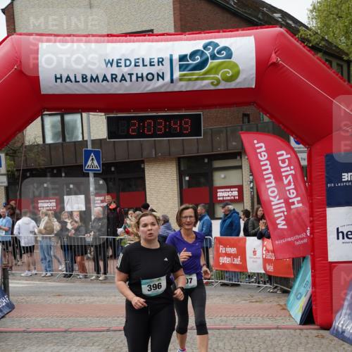 04.05.2025 - 8. Wedeler Halbmarathon Felixshl http://msf.ph/oto/7826782 04.05.2025 12:03:47 Ziel 307, 396, 771 meine-sportfotos.de
