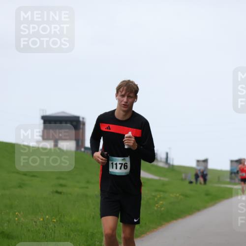 04.05.2025 - 8. Wedeler Halbmarathon Yannick Fuchs http://msf.ph/oto/7826783 04.05.2025 11:14:15 Laufen 1176 meine-sportfotos.de