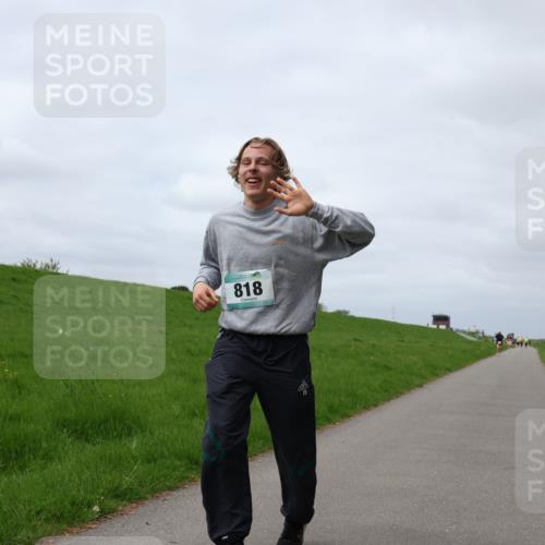 04.05.2025 - 8. Wedeler Halbmarathon Yannick Fuchs http://msf.ph/oto/7826815 04.05.2025 11:55:50 Laufen 818 meine-sportfotos.de