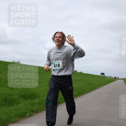 04.05.2025 - 8. Wedeler Halbmarathon Yannick Fuchs http://msf.ph/oto/7826820 04.05.2025 11:55:50 Laufen 818 meine-sportfotos.de