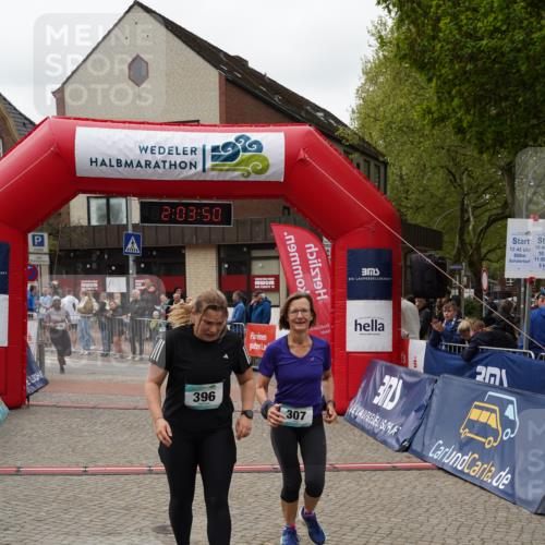 04.05.2025 - 8. Wedeler Halbmarathon Felixshl http://msf.ph/oto/7826828 04.05.2025 12:03:48 Ziel 146, 307, 396, 771 meine-sportfotos.de