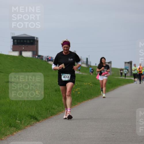 04.05.2025 - 8. Wedeler Halbmarathon Yannick Fuchs http://msf.ph/oto/7826847 04.05.2025 11:56:01 Laufen 433, 477 meine-sportfotos.de
