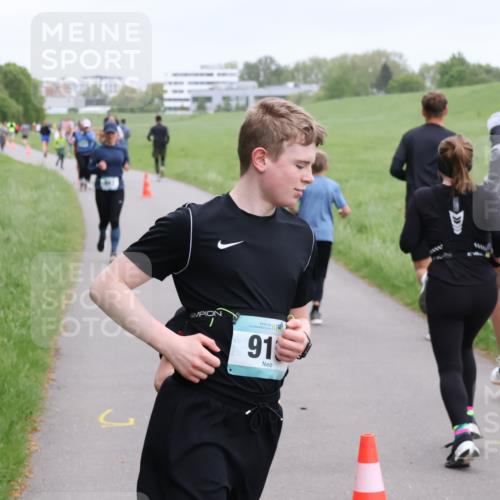 04.05.2025 - 8. Wedeler Halbmarathon Yannick Fuchs http://msf.ph/oto/7826854 04.05.2025 11:14:24 Laufen 91 meine-sportfotos.de