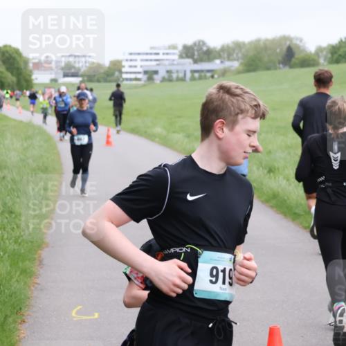 04.05.2025 - 8. Wedeler Halbmarathon Yannick Fuchs http://msf.ph/oto/7826859 04.05.2025 11:14:24 Laufen 919 meine-sportfotos.de