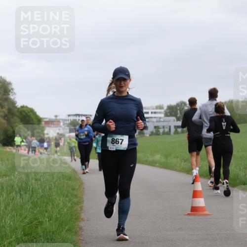 04.05.2025 - 8. Wedeler Halbmarathon Yannick Fuchs http://msf.ph/oto/7826886 04.05.2025 11:14:28 Laufen 867, 8151 meine-sportfotos.de