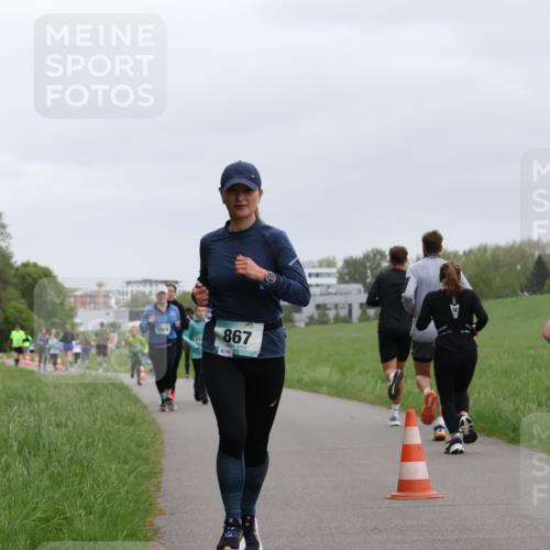 04.05.2025 - 8. Wedeler Halbmarathon Yannick Fuchs http://msf.ph/oto/7826896 04.05.2025 11:14:28 Laufen 867, 8151 meine-sportfotos.de