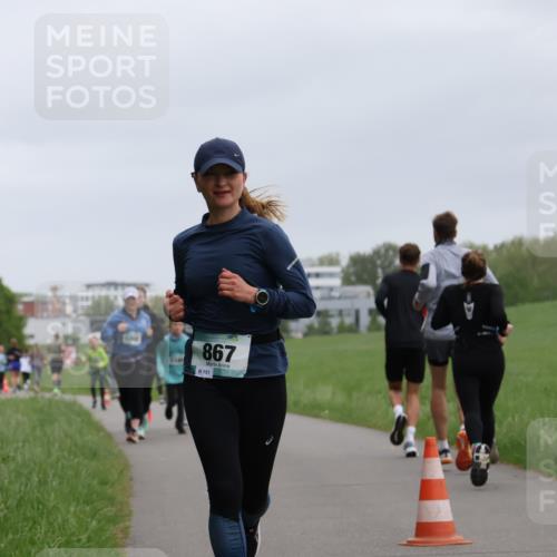 04.05.2025 - 8. Wedeler Halbmarathon Yannick Fuchs http://msf.ph/oto/7826904 04.05.2025 11:14:28 Laufen 867, 151 meine-sportfotos.de