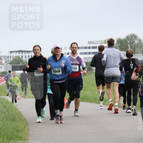04.05.2025 - 8. Wedeler Halbmarathon Yannick Fuchs http://msf.ph/oto/7826972 04.05.2025 11:14:31 Laufen 1203, 1099, 1008, 0, 166 meine-sportfotos.de