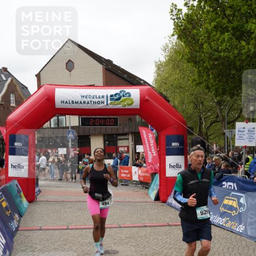 04.05.2025 - 8. Wedeler Halbmarathon Felixshl http://msf.ph/oto/7826986 04.05.2025 12:03:58 Ziel 176, 494, 926 meine-sportfotos.de