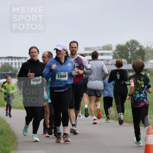 04.05.2025 - 8. Wedeler Halbmarathon Yannick Fuchs http://msf.ph/oto/7827012 04.05.2025 11:14:32 Laufen 1203, 1099, 1008 meine-sportfotos.de