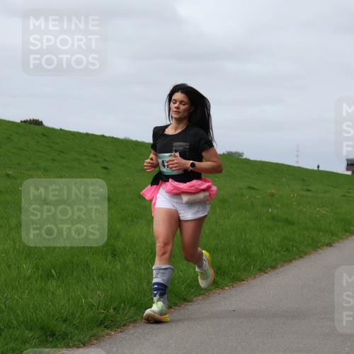 04.05.2025 - 8. Wedeler Halbmarathon Yannick Fuchs http://msf.ph/oto/7827048 04.05.2025 11:56:16 Laufen  meine-sportfotos.de
