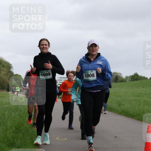 04.05.2025 - 8. Wedeler Halbmarathon Yannick Fuchs http://msf.ph/oto/7827100 04.05.2025 11:14:38 Laufen 1099, 1008 meine-sportfotos.de
