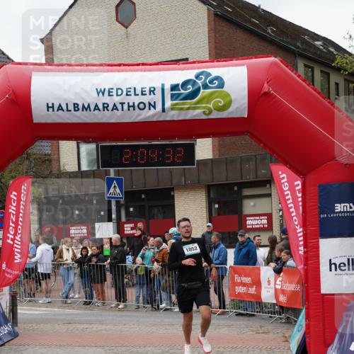 04.05.2025 - 8. Wedeler Halbmarathon Felixshl http://msf.ph/oto/7827133 04.05.2025 12:04:30 Ziel 1052 meine-sportfotos.de