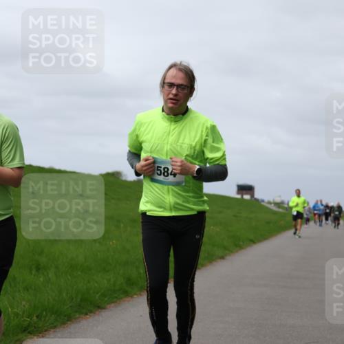 04.05.2025 - 8. Wedeler Halbmarathon Yannick Fuchs http://msf.ph/oto/7827138 04.05.2025 11:56:46 Laufen 584, 829 meine-sportfotos.de