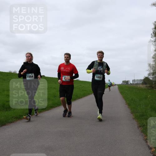 04.05.2025 - 8. Wedeler Halbmarathon Yannick Fuchs http://msf.ph/oto/7827150 04.05.2025 11:34:00 Laufen 1054, 1055 meine-sportfotos.de