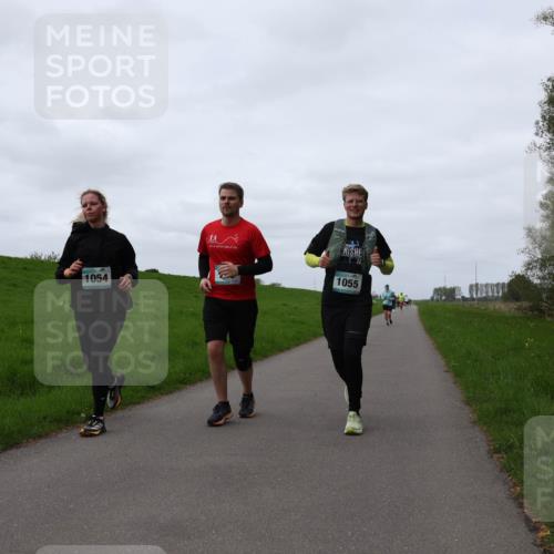 04.05.2025 - 8. Wedeler Halbmarathon Yannick Fuchs http://msf.ph/oto/7827152 04.05.2025 11:34:00 Laufen 1054, 1055 meine-sportfotos.de