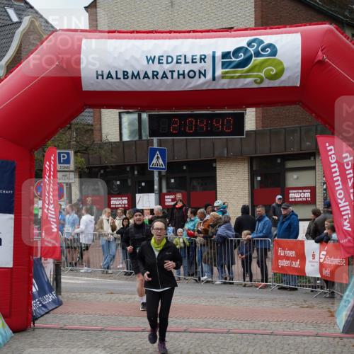 04.05.2025 - 8. Wedeler Halbmarathon Felixshl http://msf.ph/oto/7827197 04.05.2025 12:04:38 Ziel 443, 694 meine-sportfotos.de