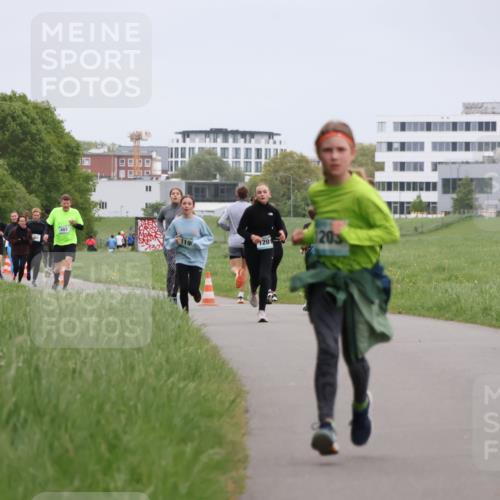 04.05.2025 - 8. Wedeler Halbmarathon Yannick Fuchs http://msf.ph/oto/7827241 04.05.2025 11:14:45 Laufen 483, 119, 201, 20 meine-sportfotos.de