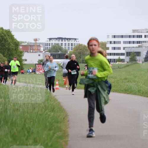 04.05.2025 - 8. Wedeler Halbmarathon Yannick Fuchs http://msf.ph/oto/7827245 04.05.2025 11:14:45 Laufen 483, 1198, 1201, 20 meine-sportfotos.de