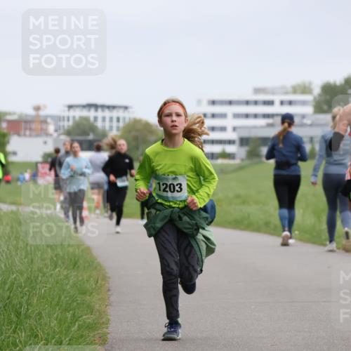 04.05.2025 - 8. Wedeler Halbmarathon Yannick Fuchs http://msf.ph/oto/7827249 04.05.2025 11:14:45 Laufen 1203 meine-sportfotos.de