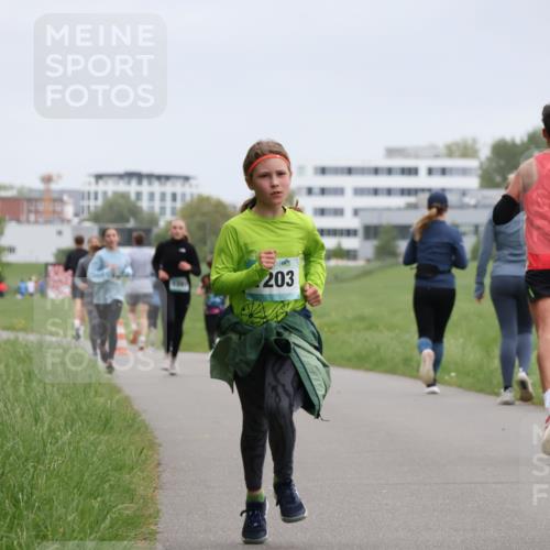 04.05.2025 - 8. Wedeler Halbmarathon Yannick Fuchs http://msf.ph/oto/7827257 04.05.2025 11:14:46 Laufen 203 meine-sportfotos.de