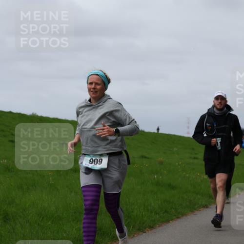 04.05.2025 - 8. Wedeler Halbmarathon Yannick Fuchs http://msf.ph/oto/7827284 04.05.2025 11:57:05 Laufen 909, 872, 849 meine-sportfotos.de