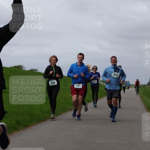 04.05.2025 - 8. Wedeler Halbmarathon Yannick Fuchs http://msf.ph/oto/7827337 04.05.2025 11:57:08 Laufen 111, 205, 183, 223, 415 meine-sportfotos.de