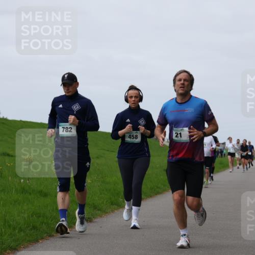 04.05.2025 - 8. Wedeler Halbmarathon Yannick Fuchs http://msf.ph/oto/7827356 04.05.2025 11:34:18 Laufen 782, 458, 21, 2024 meine-sportfotos.de