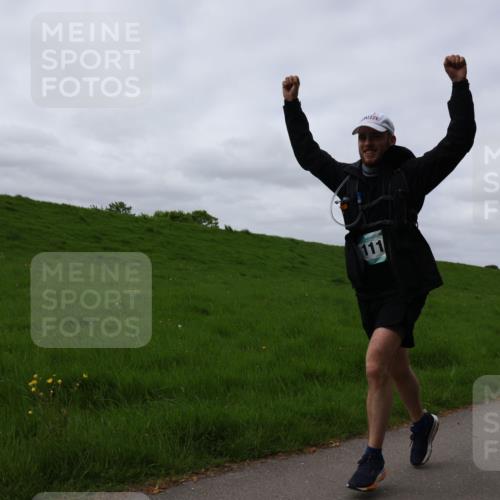 04.05.2025 - 8. Wedeler Halbmarathon Yannick Fuchs http://msf.ph/oto/7827368 04.05.2025 11:57:09 Laufen 111 meine-sportfotos.de