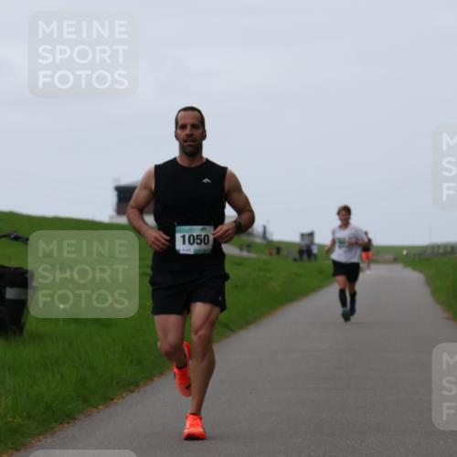 04.05.2025 - 8. Wedeler Halbmarathon Yannick Fuchs http://msf.ph/oto/7827376 04.05.2025 11:14:54 Laufen 1050 meine-sportfotos.de