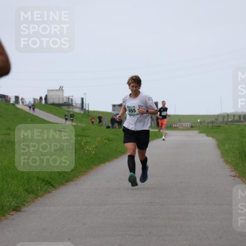 04.05.2025 - 8. Wedeler Halbmarathon Yannick Fuchs http://msf.ph/oto/7827410 04.05.2025 11:14:56 Laufen 655, 14 meine-sportfotos.de