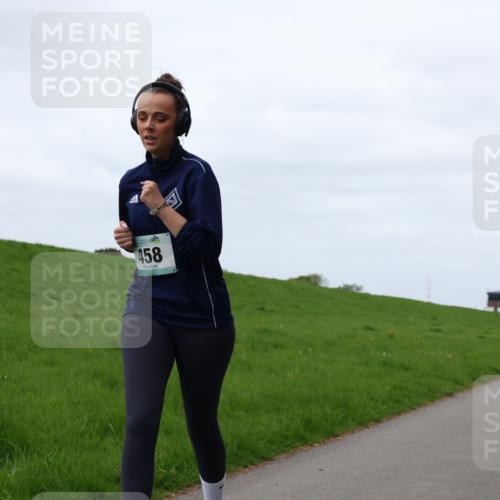 04.05.2025 - 8. Wedeler Halbmarathon Yannick Fuchs http://msf.ph/oto/7827431 04.05.2025 11:34:24 Laufen 458 meine-sportfotos.de