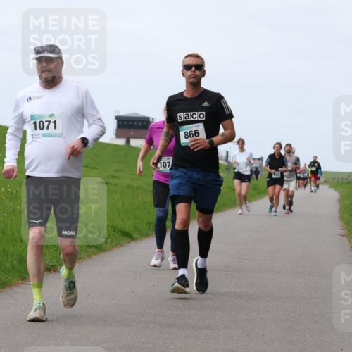 04.05.2025 - 8. Wedeler Halbmarathon Yannick Fuchs http://msf.ph/oto/7827500 04.05.2025 11:34:29 Laufen 1071, 117, 107, 866, 633 meine-sportfotos.de