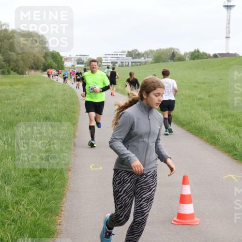 04.05.2025 - 8. Wedeler Halbmarathon Yannick Fuchs http://msf.ph/oto/7827569 04.05.2025 11:15:09 Laufen  meine-sportfotos.de
