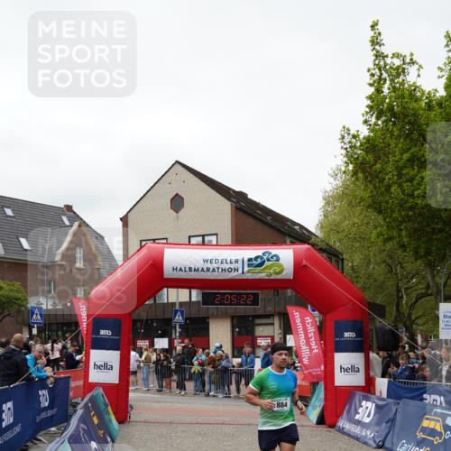 04.05.2025 - 8. Wedeler Halbmarathon Felixshl http://msf.ph/oto/7827571 04.05.2025 12:05:20 Ziel 884 meine-sportfotos.de