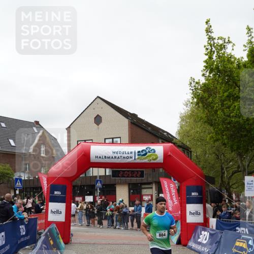 04.05.2025 - 8. Wedeler Halbmarathon Felixshl http://msf.ph/oto/7827579 04.05.2025 12:05:20 Ziel 884 meine-sportfotos.de