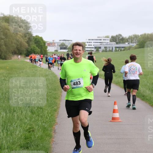 04.05.2025 - 8. Wedeler Halbmarathon Yannick Fuchs http://msf.ph/oto/7827586 04.05.2025 11:15:10 Laufen 483 meine-sportfotos.de