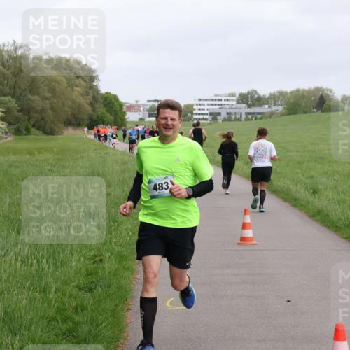 04.05.2025 - 8. Wedeler Halbmarathon Yannick Fuchs http://msf.ph/oto/7827606 04.05.2025 11:15:10 Laufen 483 meine-sportfotos.de