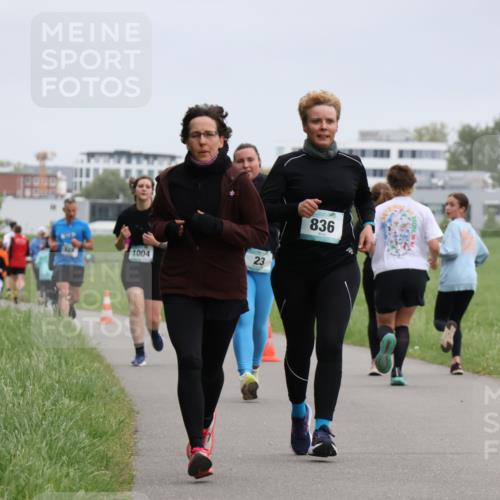 04.05.2025 - 8. Wedeler Halbmarathon Yannick Fuchs http://msf.ph/oto/7827618 04.05.2025 11:15:14 Laufen 1004, 23, 23, 836 meine-sportfotos.de